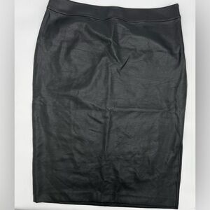 Women’s Halogen faux leather long pencil skirt color Black size 18  Side zip‎